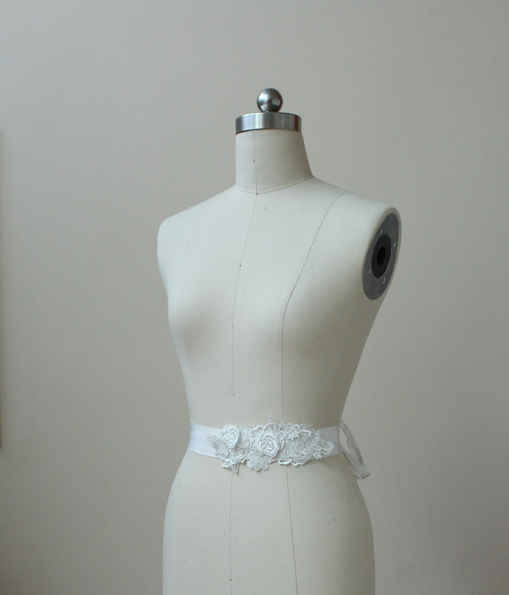 Style: MARLENE Embroidery Floral Lace Belt - Peony Rice