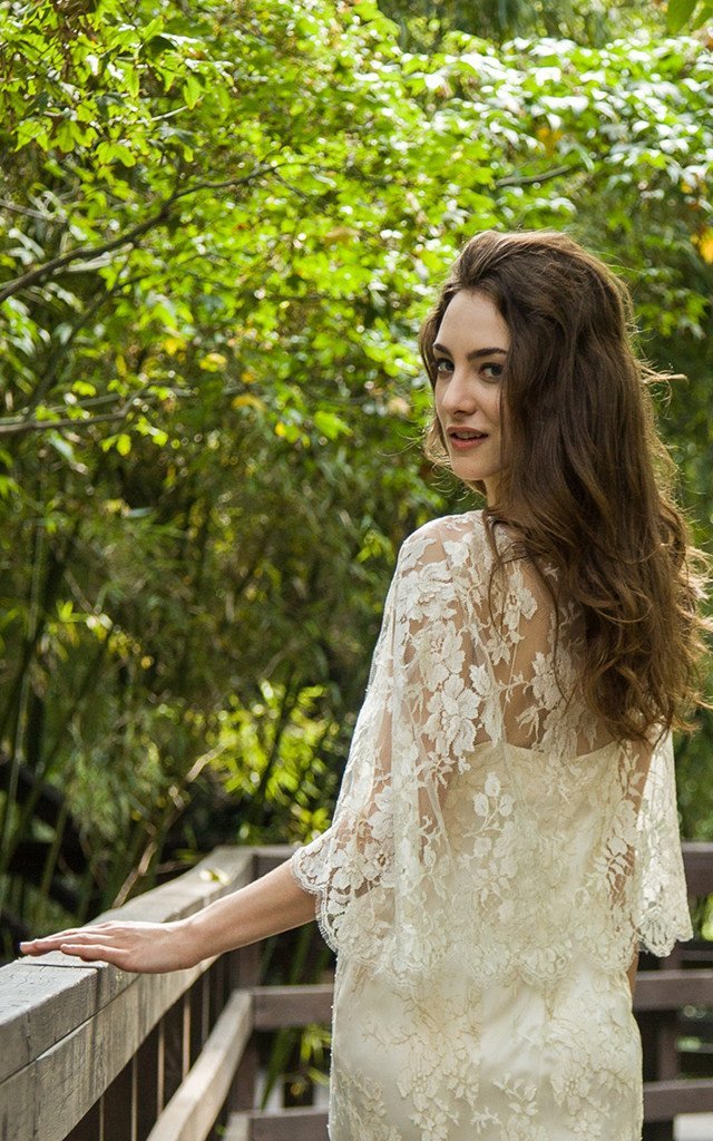 Style: CASSEY METALLIC French Metallic Gold Lace Poncho - Peony Rice