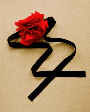 Style TAYLA: Mini Silk Cut Peony Corsage Belt/ Head Topping Peony Rice