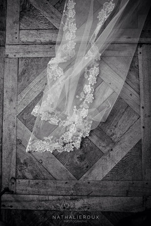 Style: ASTER Star Flower Lace Applique Veil Peony Rice
