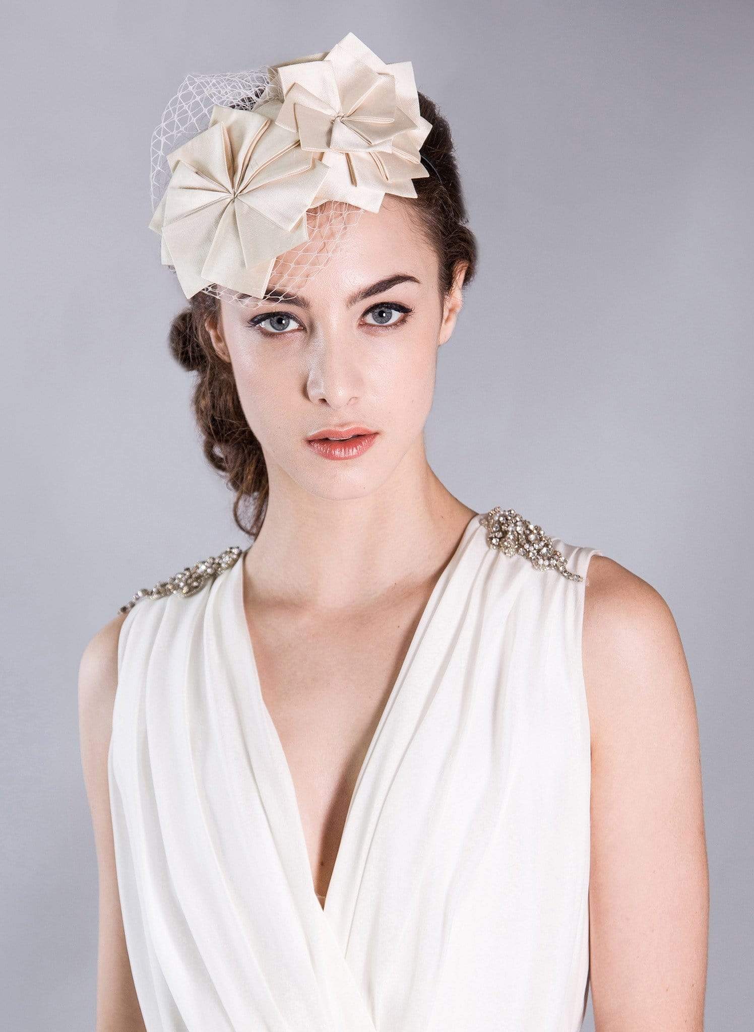 Style: ALEXA Layered Three Star Pleated Silk Head Topping Peony Rice