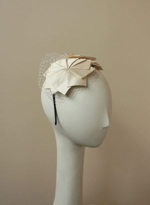 Style: ALEXA Layered Three Star Pleated Silk Head Topping Peony Rice