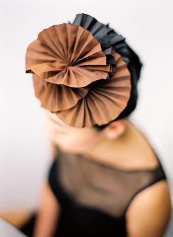 Style: FILIPPA Mud Silk Hand Pleated Fan Head Topping Peony Rice