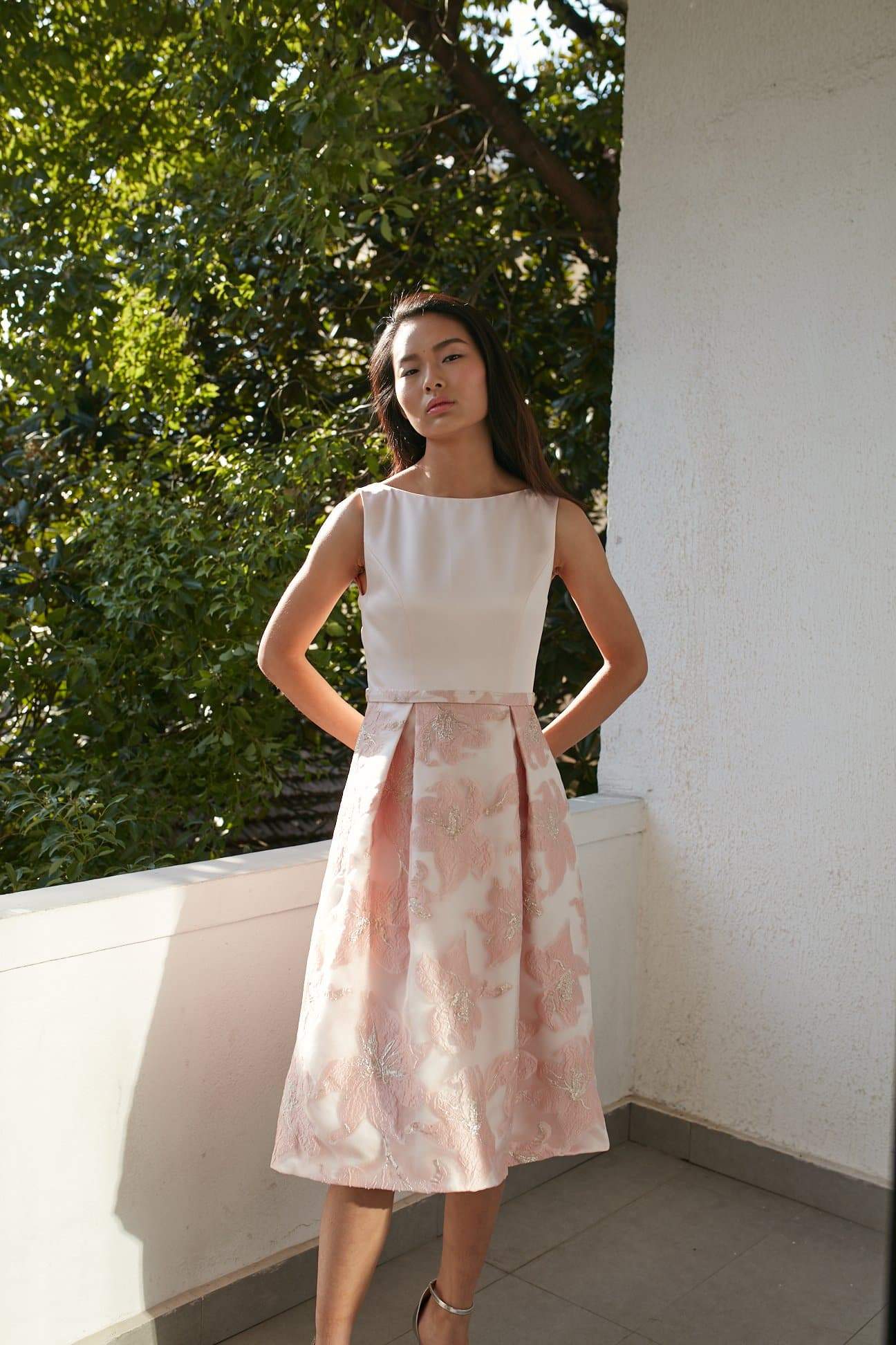 pleated dress styles Why Pleated Maxi Dresses Look Good In Any Size The Wardrobe Therapist