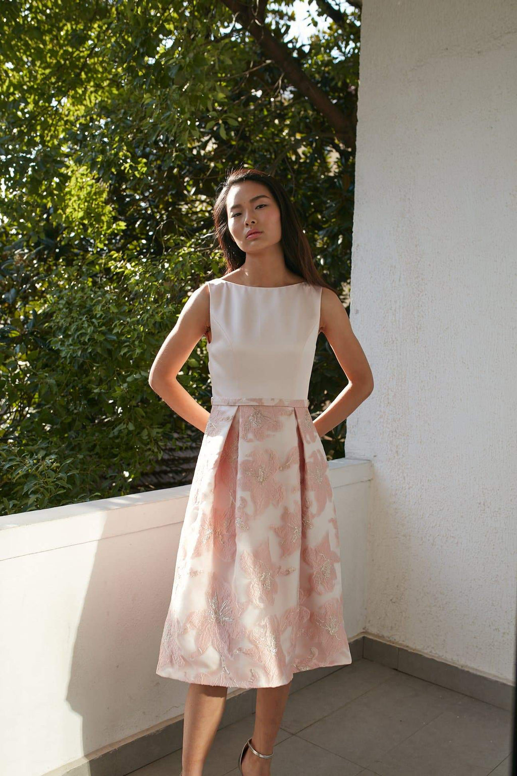 Style: AMELIE Metallic Floral Jacquard Pleated Dress with Boat Neckline Peony Rice