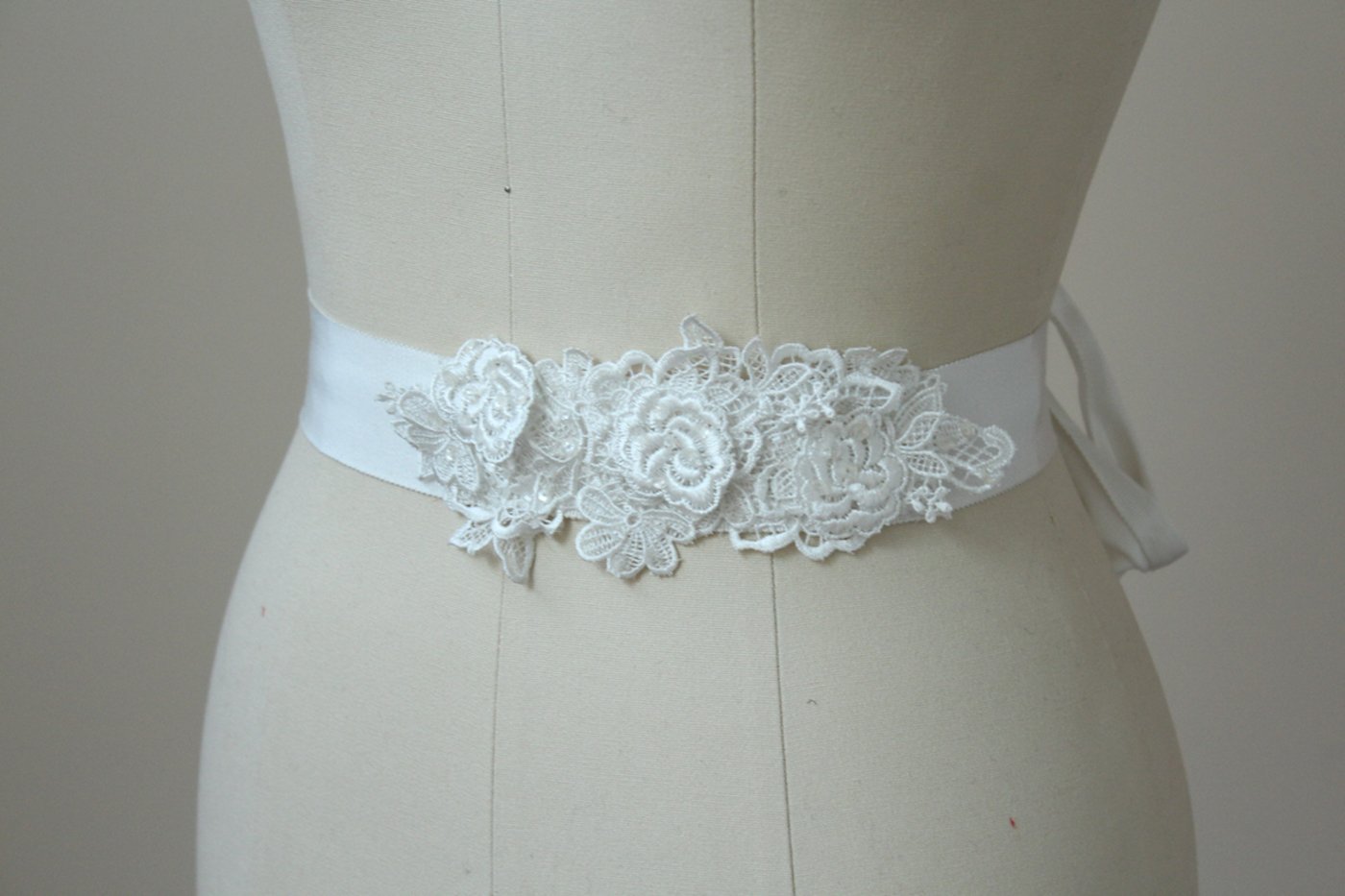 Style: MARLENE Embroidery Floral Lace Belt - Peony Rice