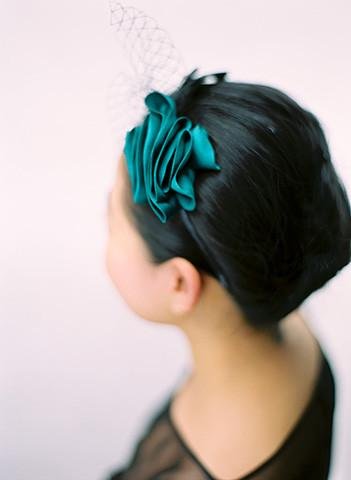 Style: Mini Byrony Feather & Silk Ruffle Flower Head Topping - Peony Rice